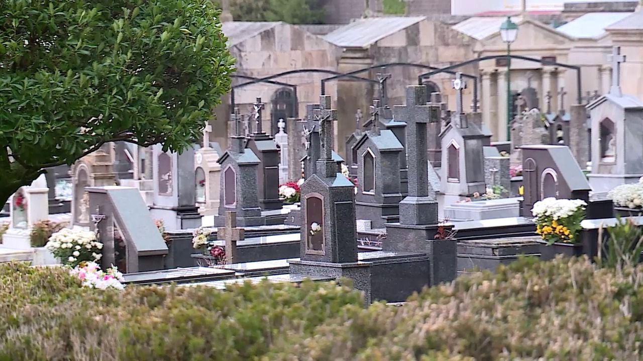 la mitad de los gallegos ya tiene pagado su entierro