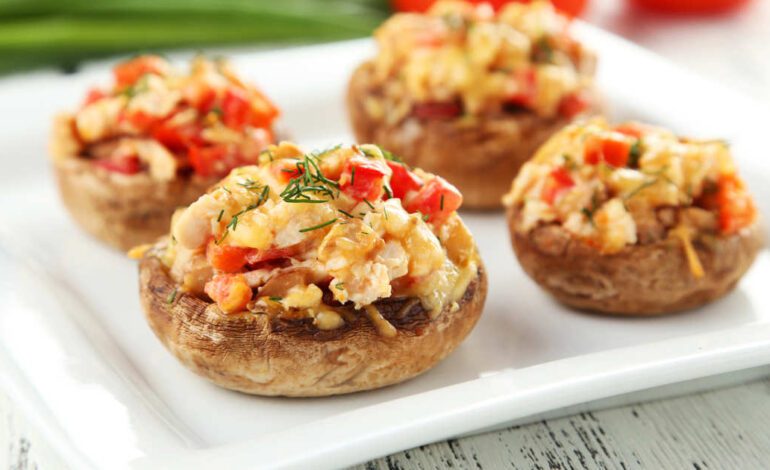 5 recetas saludables de champiñones rellenos ideales para una cena nutritiva y saciante