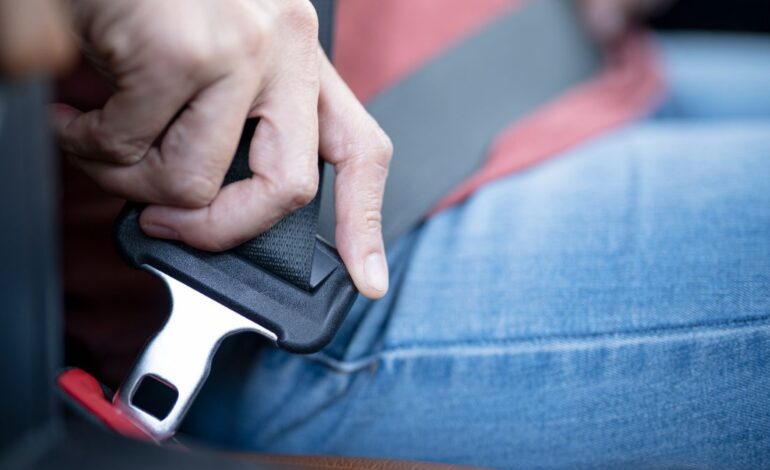 Así es el truco sencillo y barato para que el cinturón de seguridad funcione bien