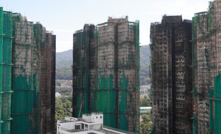 Ascienden a 128 los muertos en el incendio de Hong Kong y unas 200 personas siguen desaparecidas