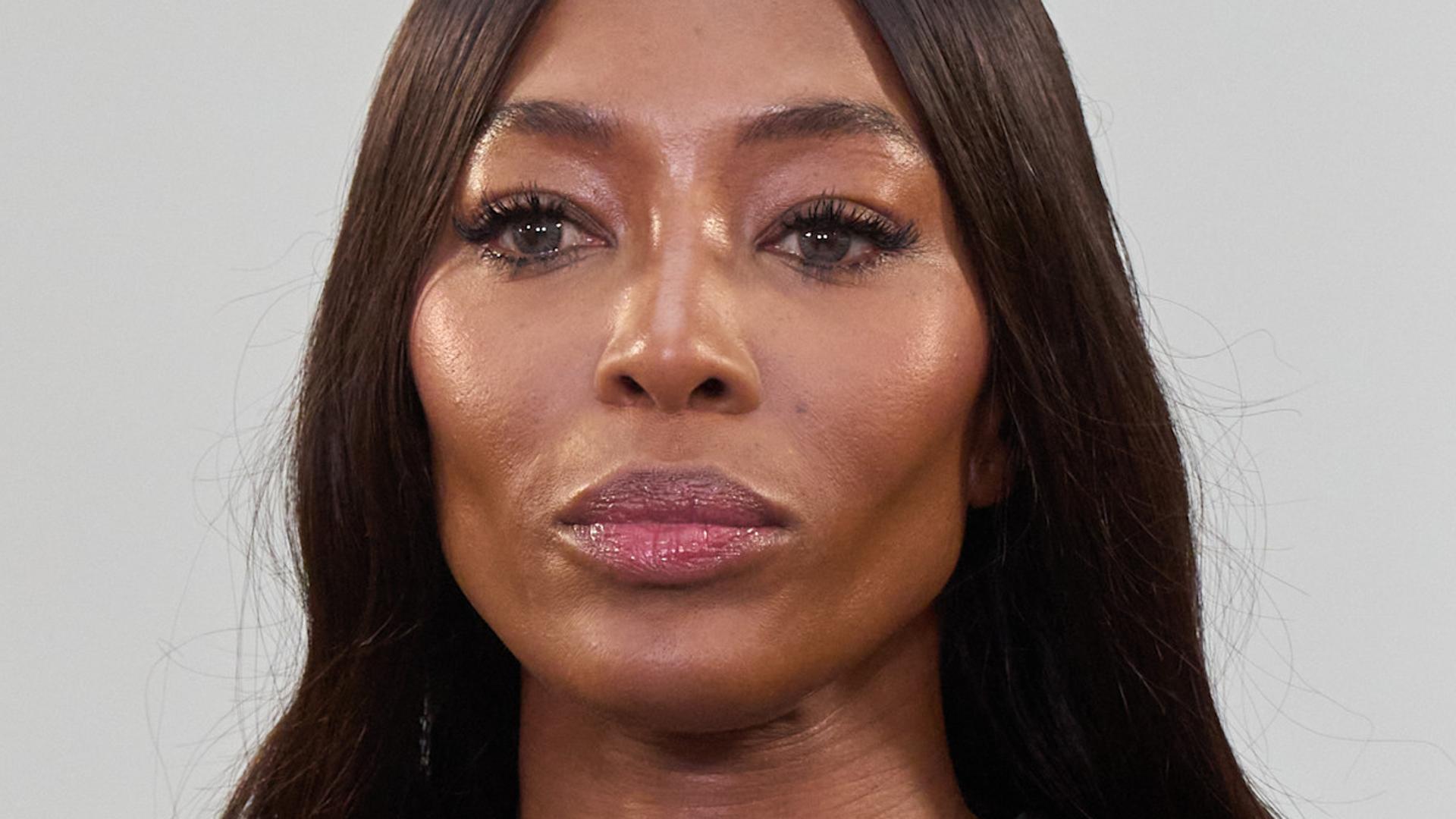 Contornos de ojos con acción global para conseguir una mirada joven