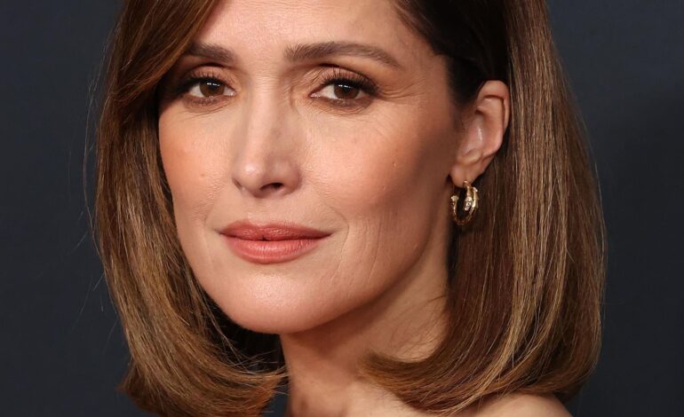 El sérum de vitamina C de farmacia que ha enamorado a mi madre: es low cost y perfecto para las de más de 50