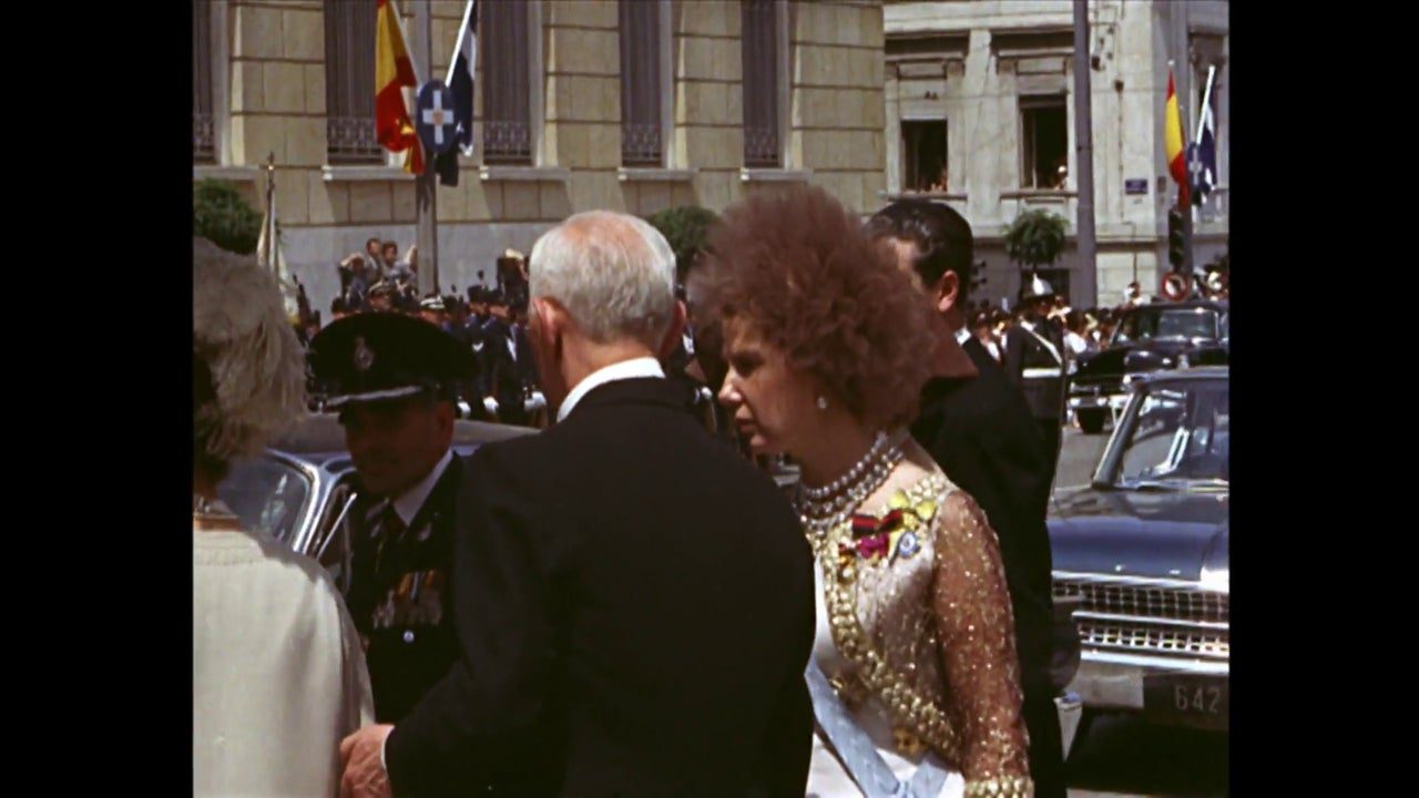 Cuando la duquesa de Alba puso en marcha una colecta para que los españoles donaran dinero a la boda del rey Juan Carlos con Sofía