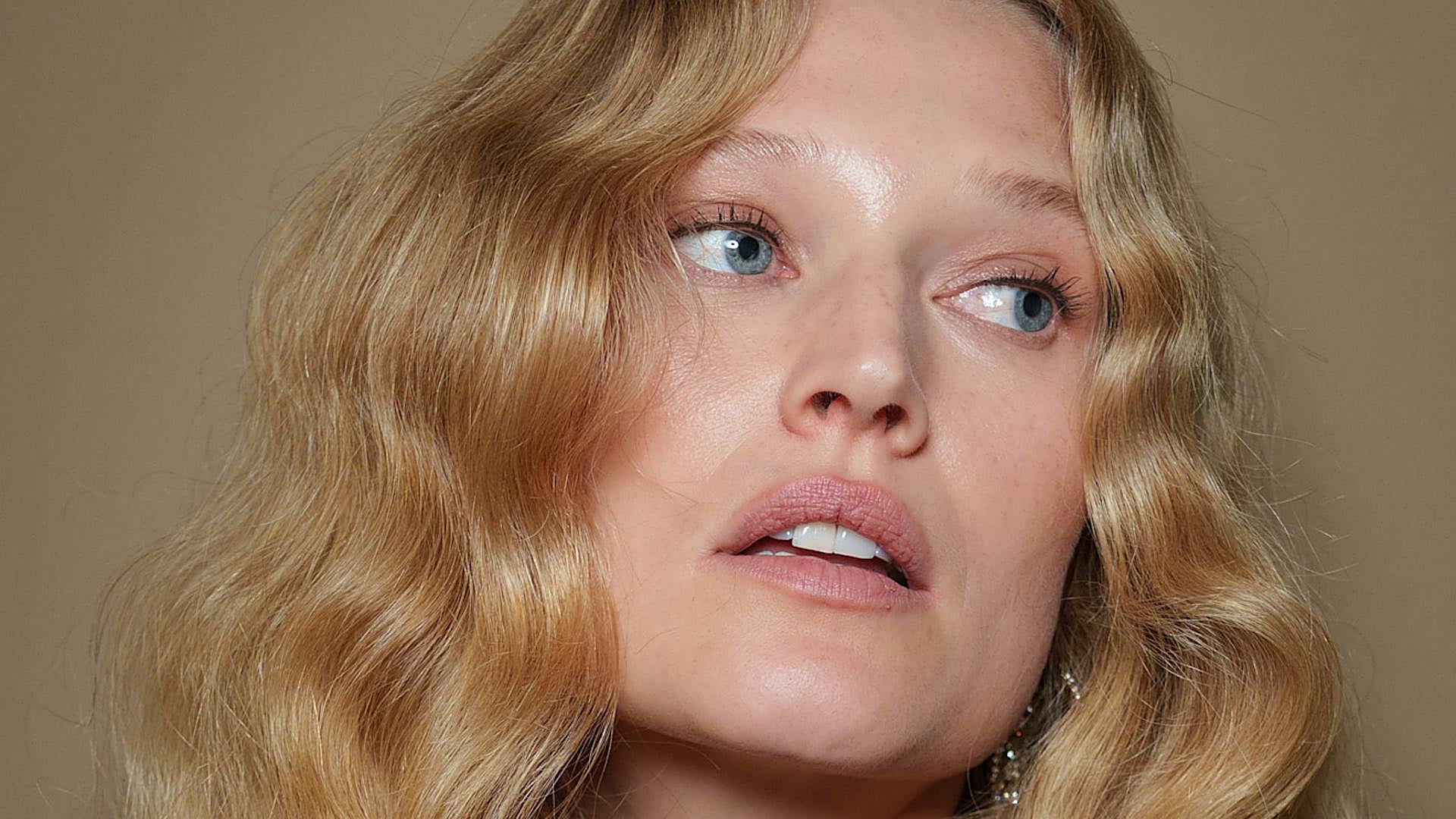 El stick perfecto para cubrir canas tardías