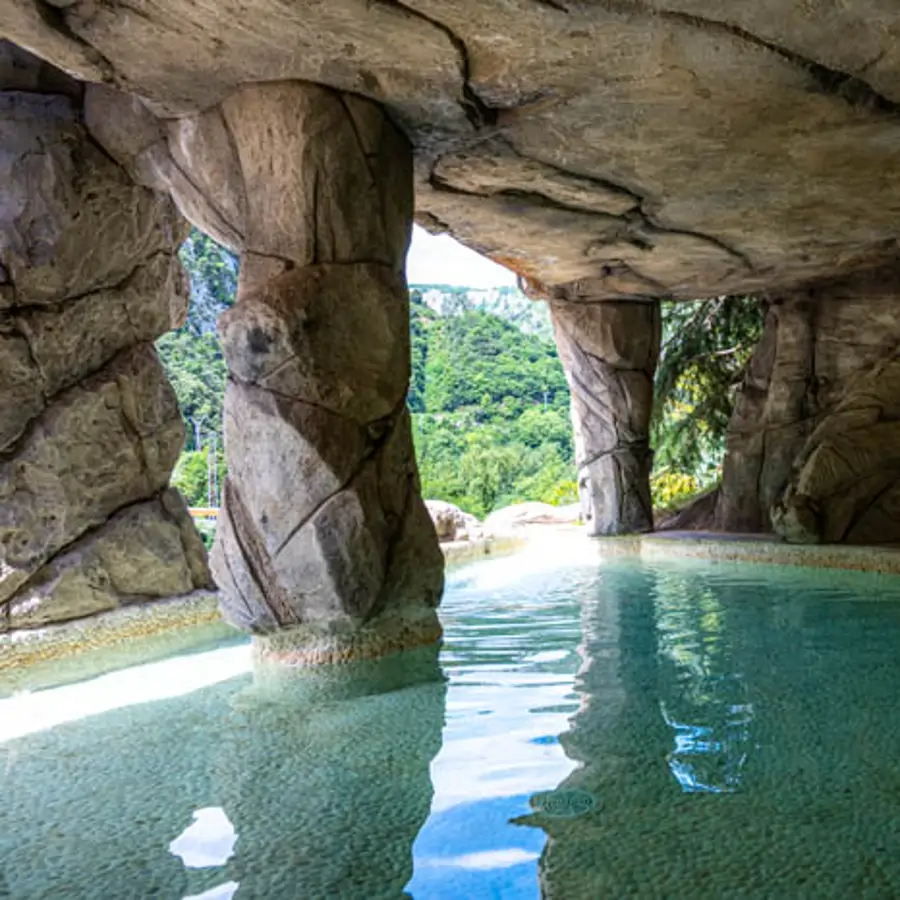 Cueva termal La Hermida