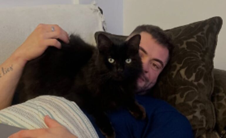 Empeoró tras la muerte de su gato Baki…