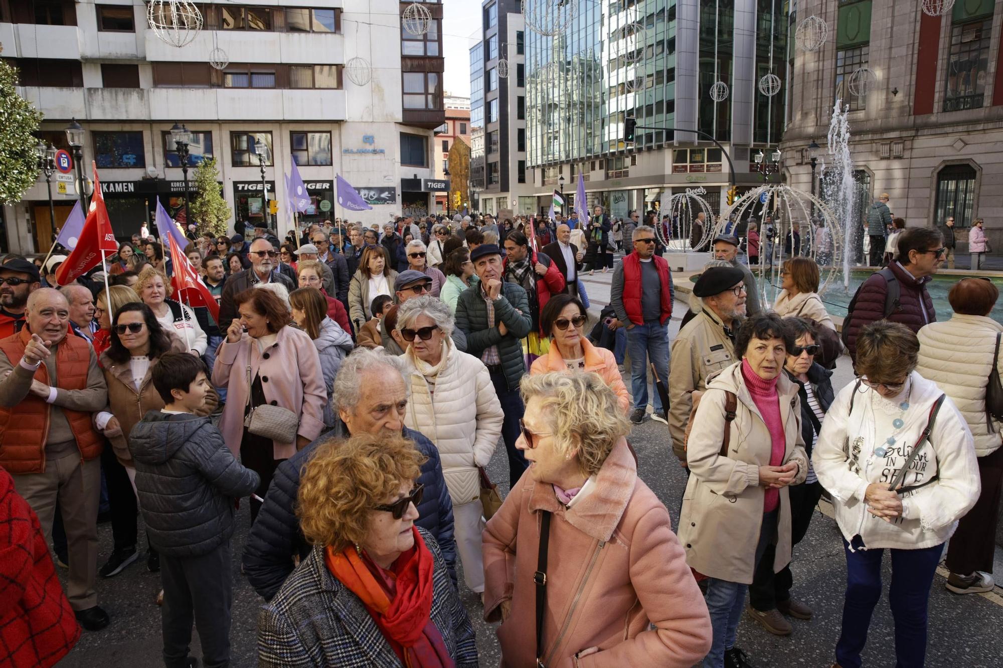 La movilización por la salud pública en Gijón, en imágenes