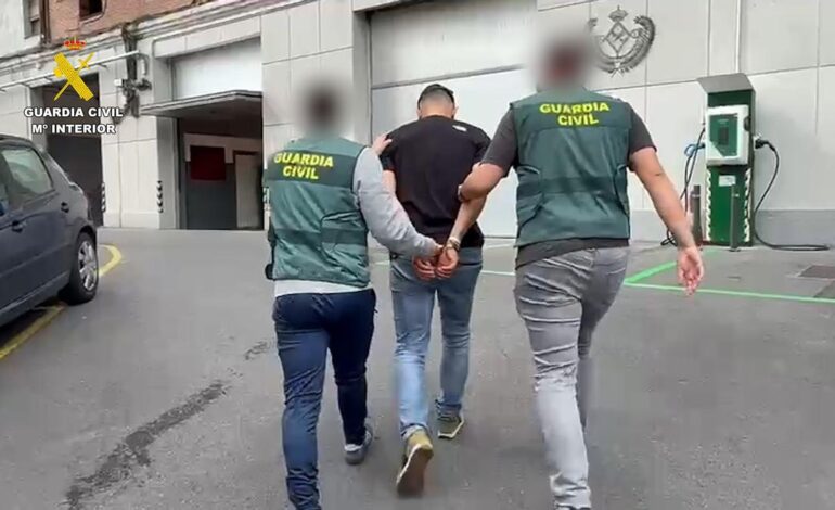 Gran operación policial contra un grupo criminal que estafó 300.000 euros en dieciocho provincias (una de ellas Asturias)