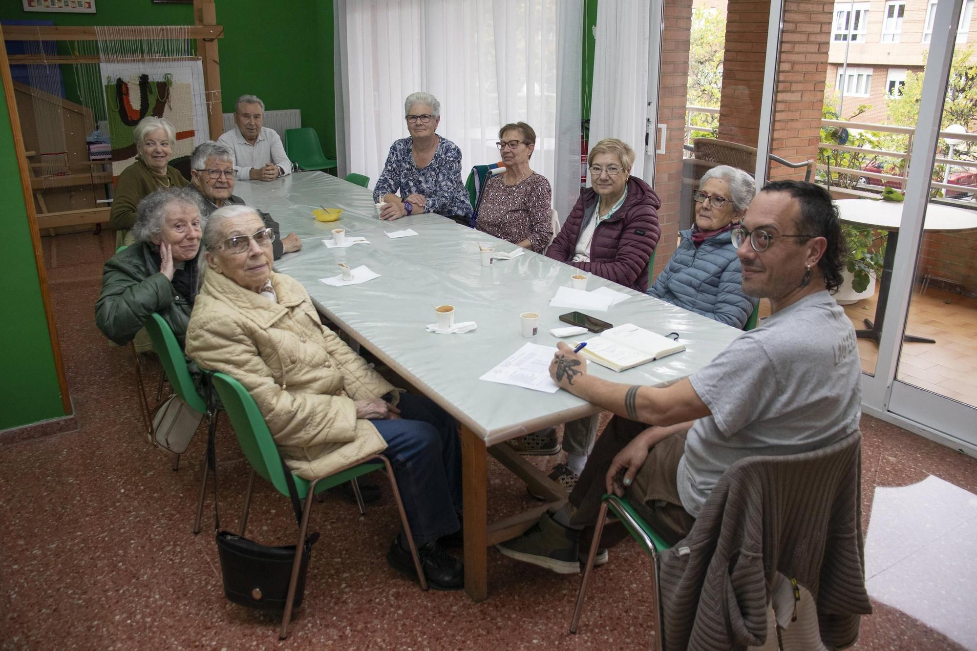 Un recorrido por el Centro Social para Mayores de El Llano, en imágenes