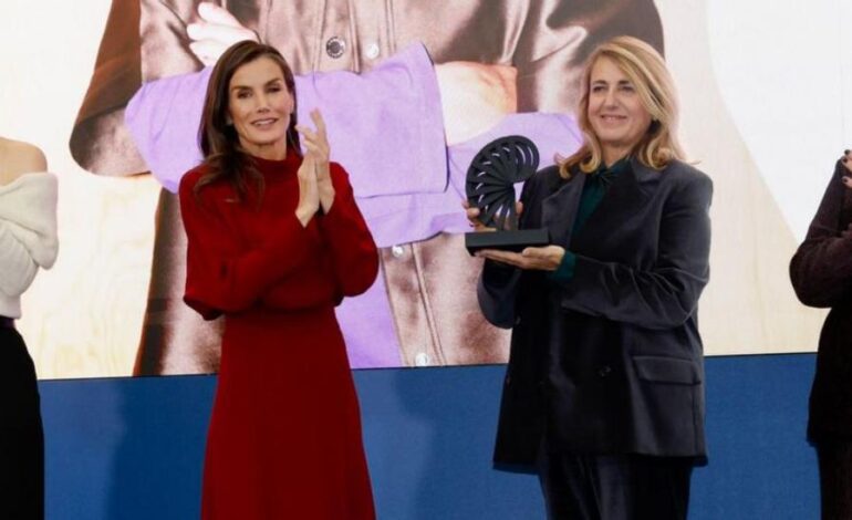 La Reina apurre a Patricia Urquiola’l Premiu Nacional de Diseñu 2025