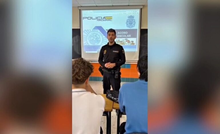 POLICIA CAMPAÑA BULLYING | «No te lo guardes..»: la campaña de la Policía Nacional en la lucha contra el acoso escolar