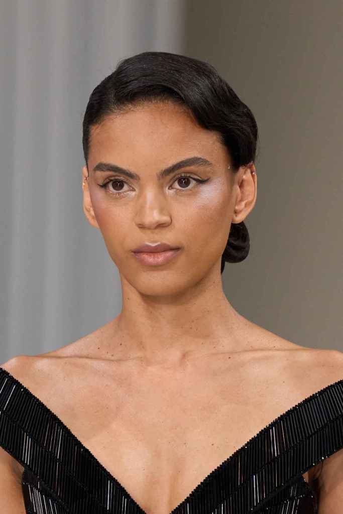 El delineador doble agranda los ojos y tiene efecto lifting.