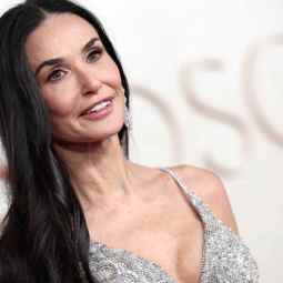 El último flequillo que luce Demi Moore no puede ser más favorecedor