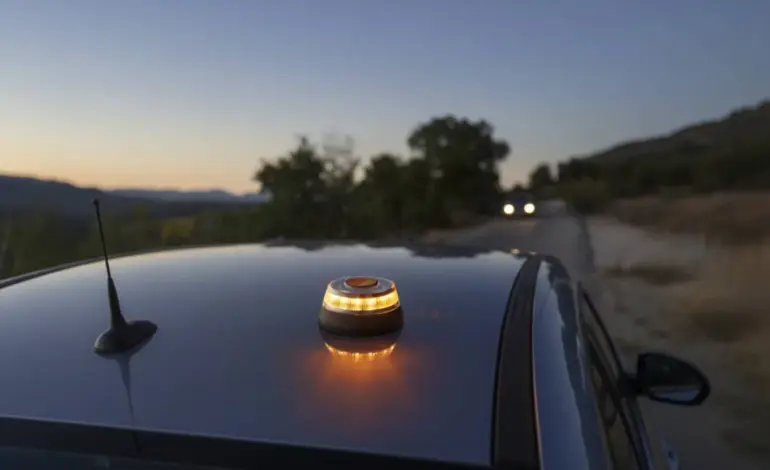 Así puedes saber si tu baliza V-16 es legal