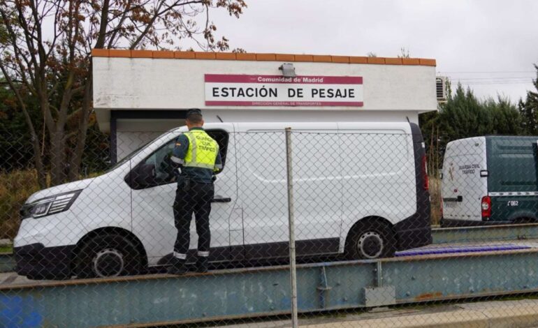 La DGT activa una campaña especial de vigilancia de las furgonetas en la semana del Black Friday