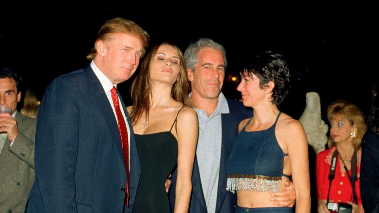 Epstein aseguraba que podría «acabar» con Trump y ofreció «fotos de Donald con chicas en bikini» en su cocina