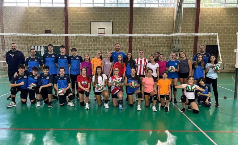 CLUB VOLEIBOL SIERO | El Club Voleibol Siero ya tiene 12 equipos y un centenar de jugadores: «Estamos en un gran momento, el mejor»
