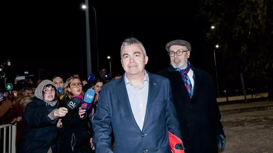 Cerdán, al salir de prisión: "Confío en que la verdad prevalecerá y que al final con esa verdad se hará justicia"