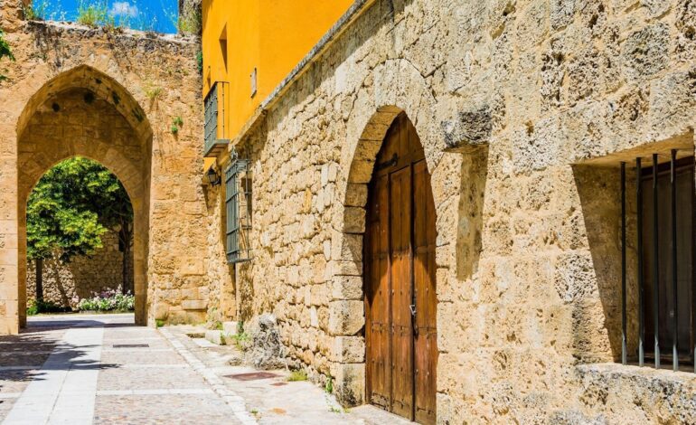 El precioso pueblo de la ‘Provenza española’ que acaba de ser elegido Pueblo Mágico del Año 2026