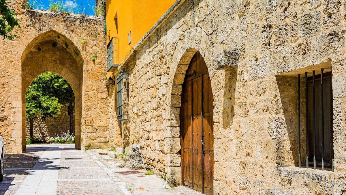 El precioso pueblo de la ‘Provenza española’ que acaba de ser elegido Pueblo Mágico del Año 2026