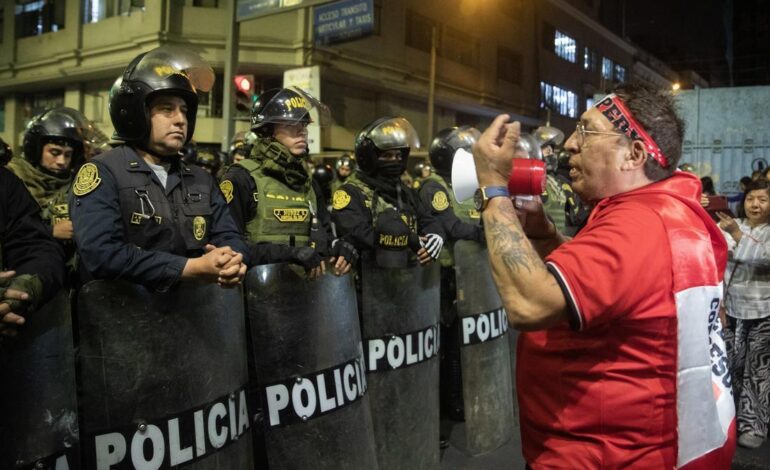 Perú declara el estado de emergencia por la migración y refuerza el control policial en la frontera con Chile