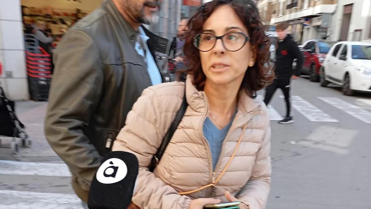 CLÍNICA DENTAL ALZIRA | La propietaria de la clínica en la que fue intervenida la menor fallecida en Valencia: «La niña salió aparentemente bien… La anestesista no sabe qué ha podido pasar»