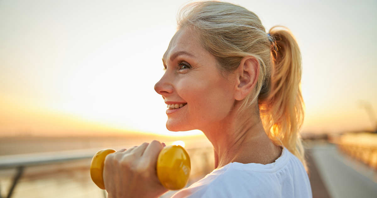 Si no haces ejercicio de fuerza a partir de los 60, pierdes entre un 1% y un 3% de masa muscular cada año. Y no es solo músculo lo que se va