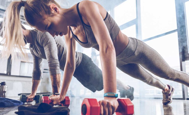 No hay que correr ni saltar para perder peso. Con estos 5 ejercicios de fuerza quemarás calorías incluso después de entrenar