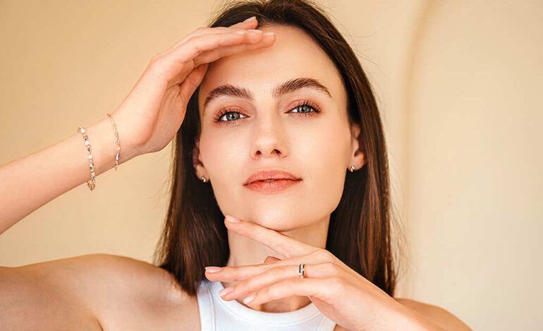 el plan de 5 minutos con 8 ejercicios clave que rejuvenece tu rostro