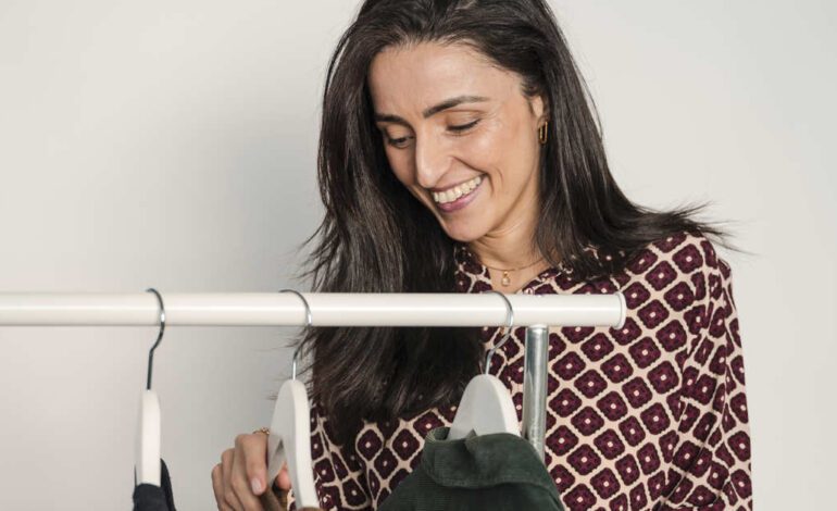 El batch dressing te permite vestirte toda la temporada con 20 prendas y 8 accesorios sin pensar por la mañana y viéndote diferente cada día