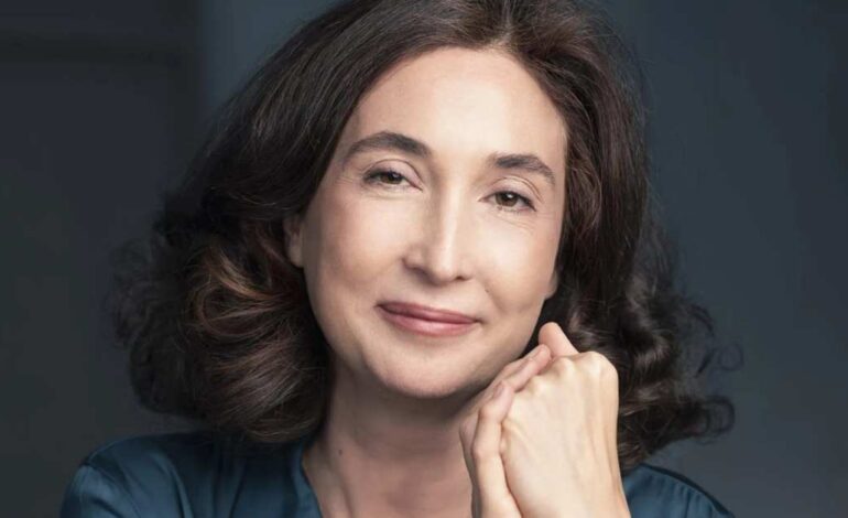 Cada día al despertar tienes espantar de los pies de la cama a dos gremlins