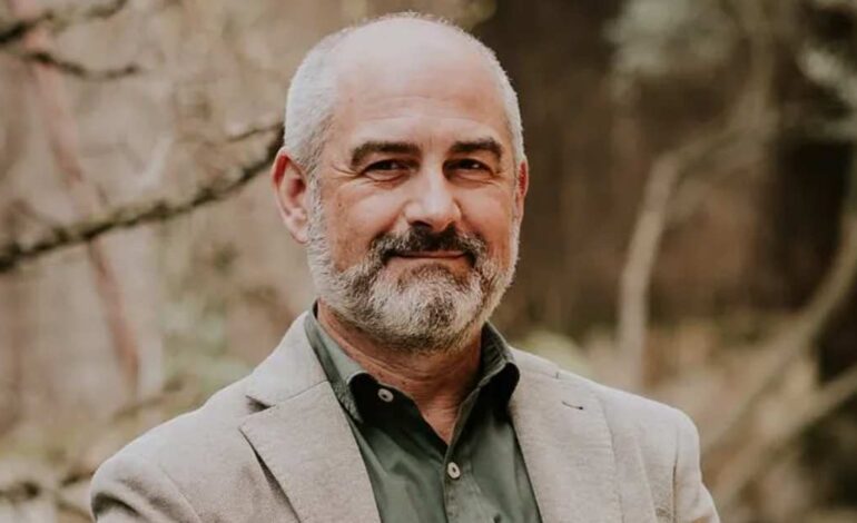 Me gustan mucho las resinas, supongo que por ese aroma balsámico que me recuerda a mi niñez, a los pinares del pueblo de mis padres, y me conecta con buenas sensaciones