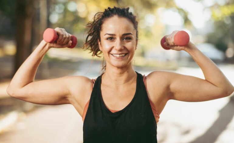 “A partir de los 50 las mujeres tienen que priorizar el entrenamiento de pesas pesado, los intervalos de sprint y los saltos”