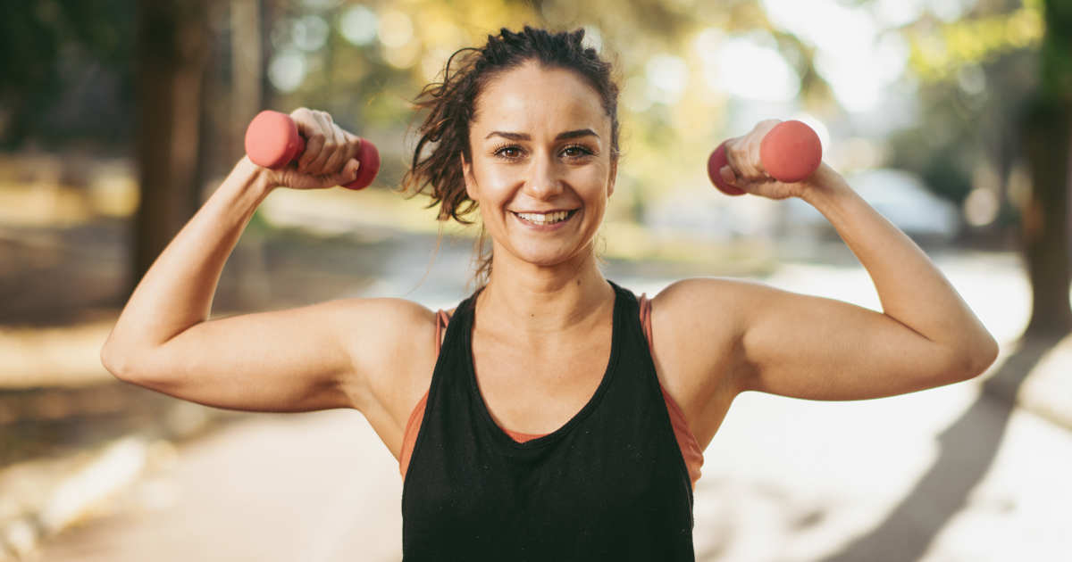 “A partir de los 50 las mujeres tienen que priorizar el entrenamiento de pesas pesado, los intervalos de sprint y los saltos”