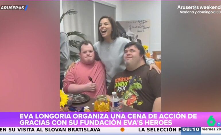 Eva Longoria celebra Acción de Gracias con una cena con personas con discapacidad