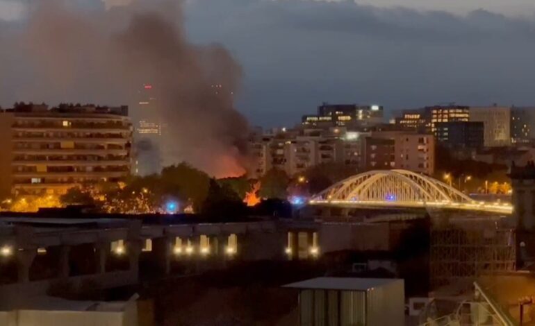 Varias explosiones en un asentamiento de barracas de Bac de Roda en Barcelona: hay dos heridos