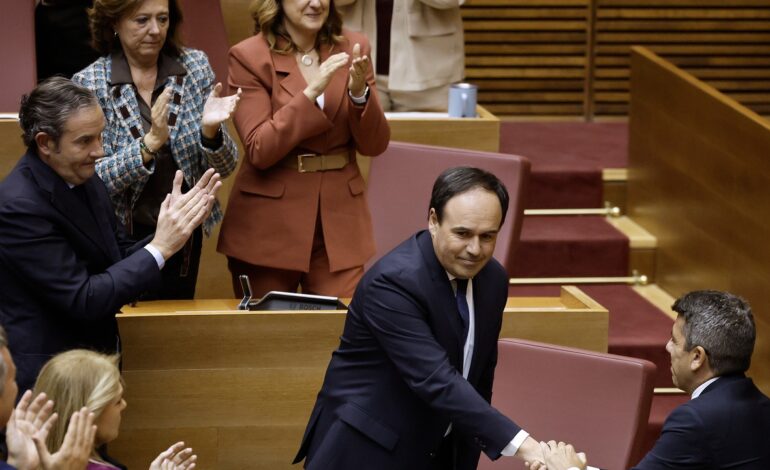 Vox celebra que Pérez Llorca haya asumido que «tenían razón» y el PSOE habla de «sumisión absoluta» del PP