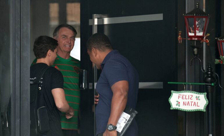 La Policía Federal detiene al expresidente Bolsonaro en su residencia de Brasilia