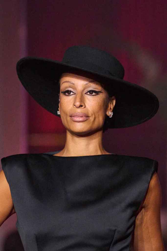 El delineador doble agranda los ojos y tiene efecto lifting.