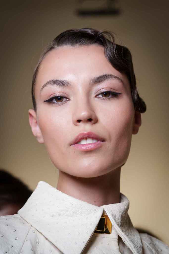 El delineador doble agranda los ojos y tiene efecto lifting.