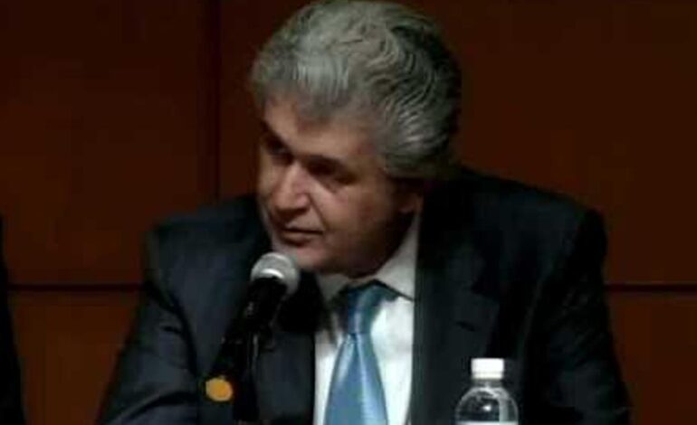 El Real Oviedo lamenta el fallecimiento de Alfredo Elías Ayub, hermano de Arturo Elías