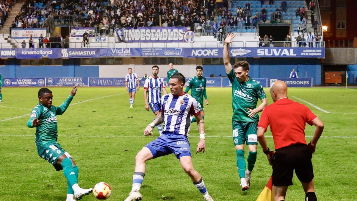 Sigue el partido entre el Avilés y el Cacereño