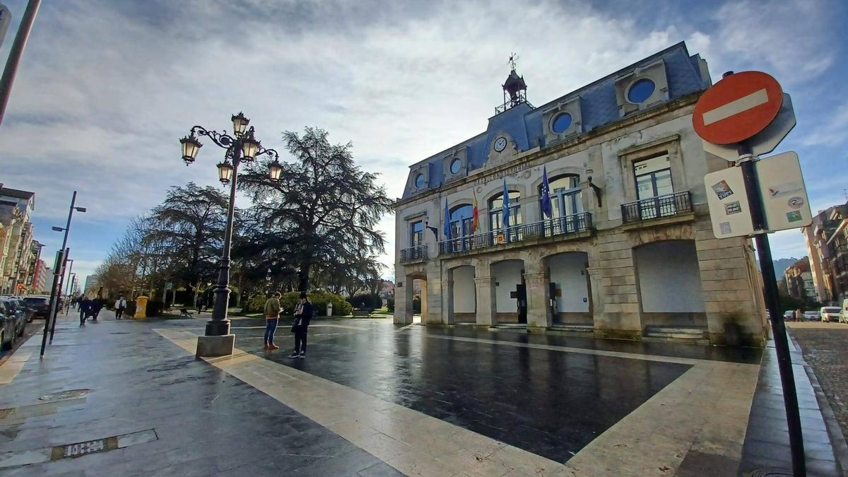 ATAQUES BERROS SIERO | IU Siero lamenta las «salidas de tono» de Berros, «impropias de un cargo público» y que «degradan el clima político»