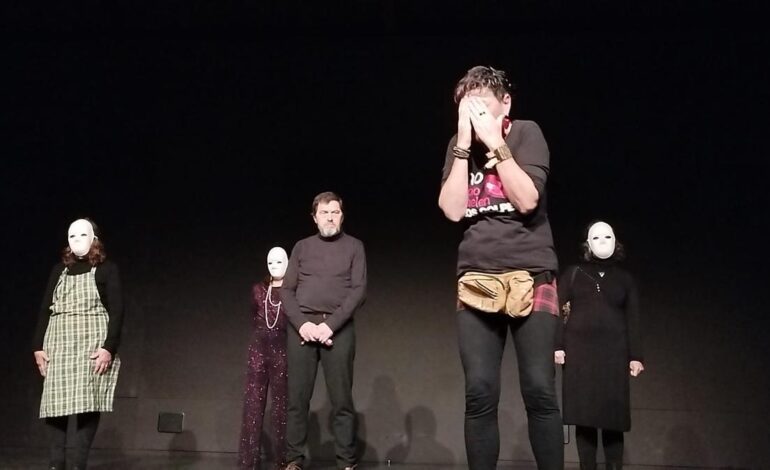 El teatro Algame visibiliza el ciclo de la violencia de género con la obra «El Bucle»