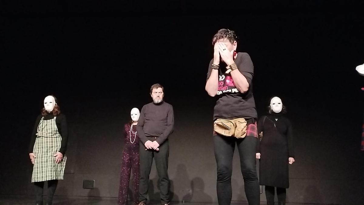 El teatro Algame visibiliza el ciclo de la violencia de género con la obra «El Bucle»