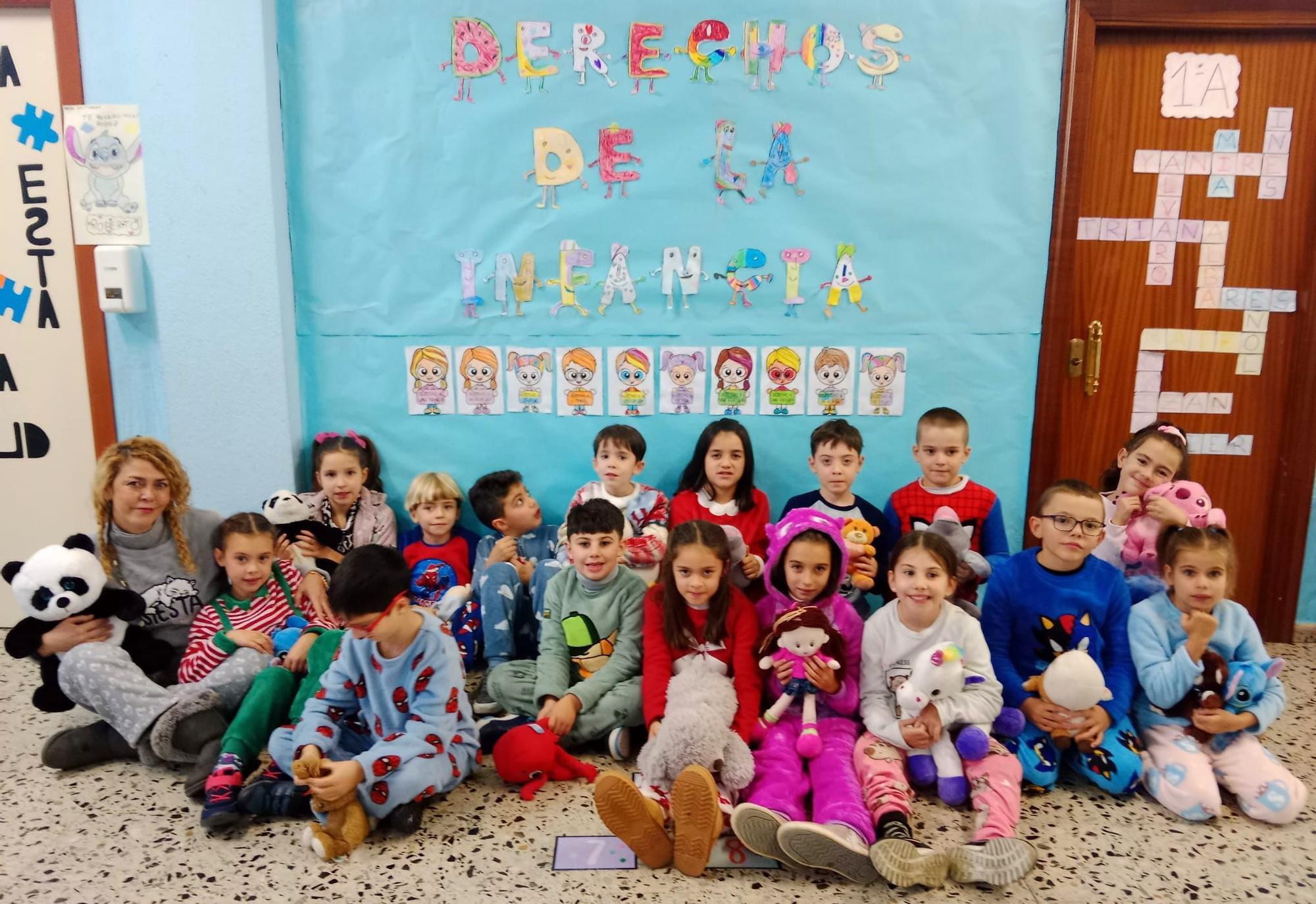 Los alumnos del colegio El Bosquín van al colegio en pijama