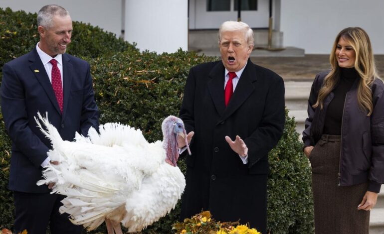 ESTADOS UNIDOS | Trump indulta a los pavos Gobble y Waddle por Acción de Gracias y bromea con anular los perdones otorgados por Biden