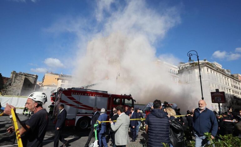 Rescatado en Roma el trabajador atrapado tras el derrumbe parcial de la Torre dei Conti