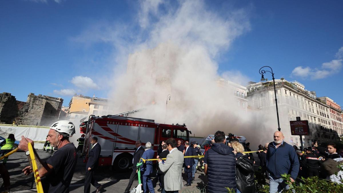 Rescatado en Roma el trabajador atrapado tras el derrumbe parcial de la Torre dei Conti