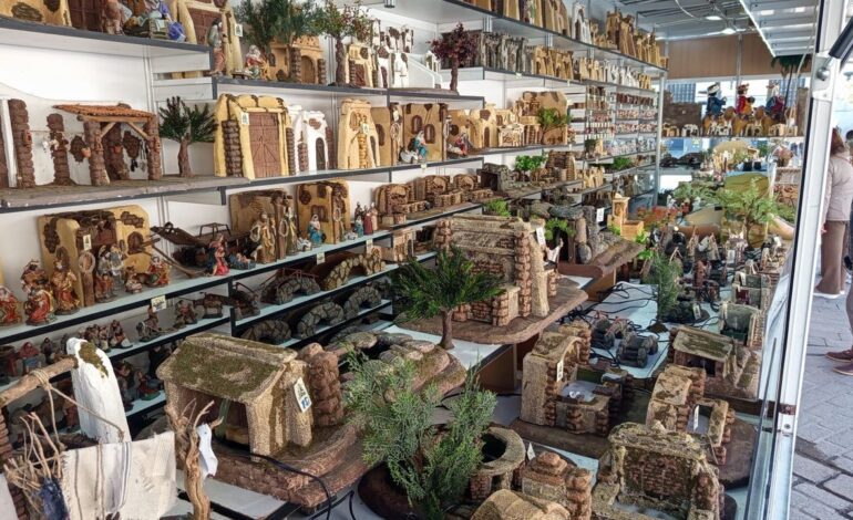 La Feria del Belén vuelve a vestir de Navidad el corazón de Sevilla